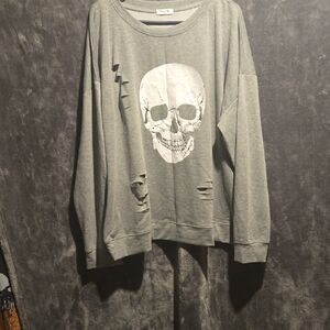 Skull Graphic Distressed Sweatshirt - Gray